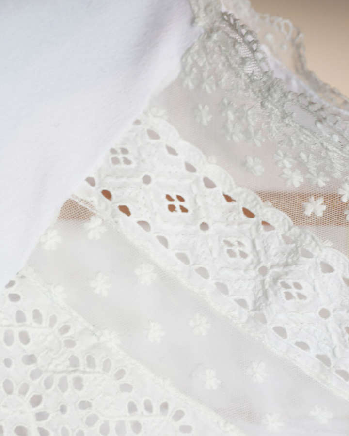 Bluse, Dirndlbluse Vintage-Spitze/Baumwolle mit Rüschen, hochgeschlossen, weiß_03