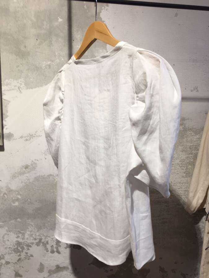 Bluse mit Volumenärmel Leinen weiß_01