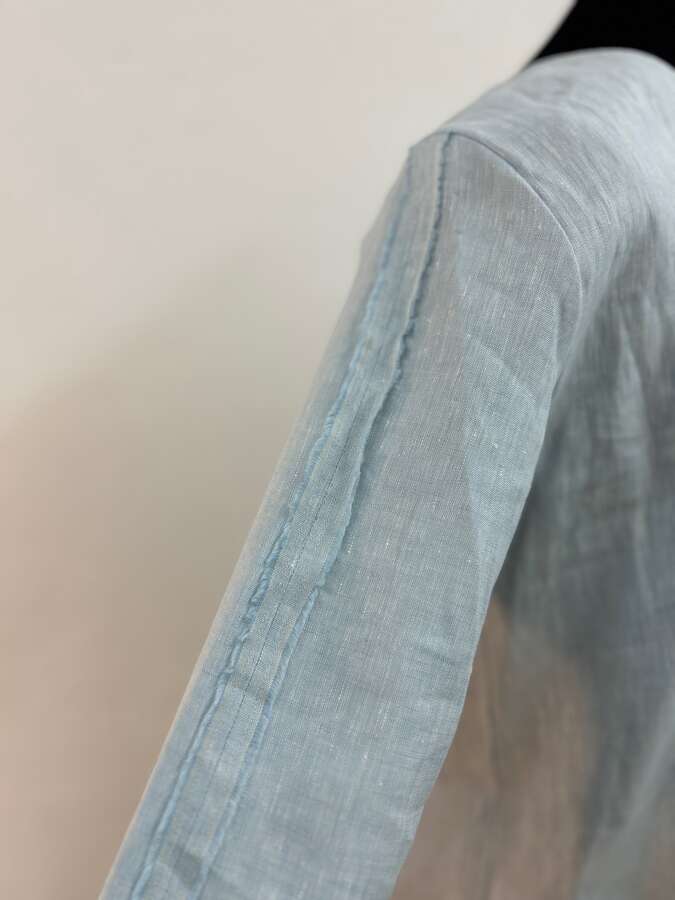 Blusenshirt V-Auschnitt in himmelblau_02