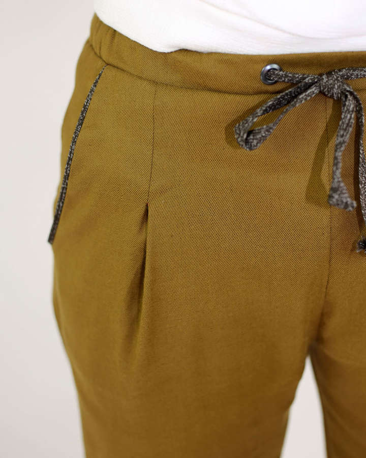 Hose Chino, komfortabel, Taschen und Kordelzug, Gabardine, umbra_01
