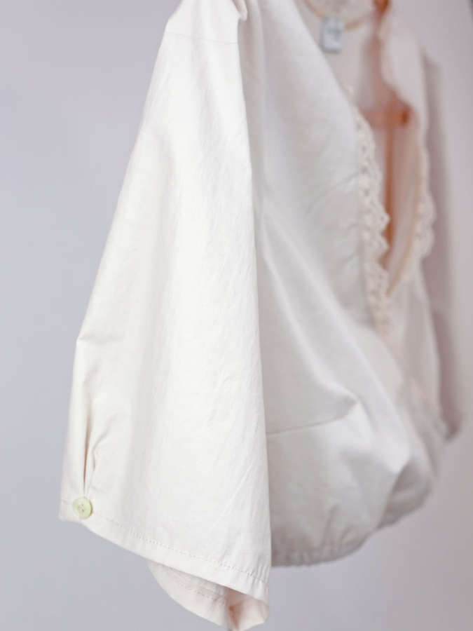 Elastische Halbarm Dirndlbluse, matt mit leichtem Schimmer, rosé_02