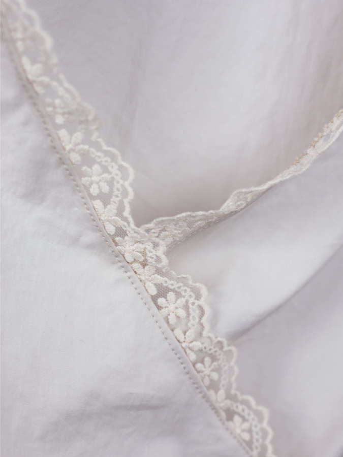 Elastische Halbarm Dirndlbluse, matt mit leichtem Schimmer, rosé_01