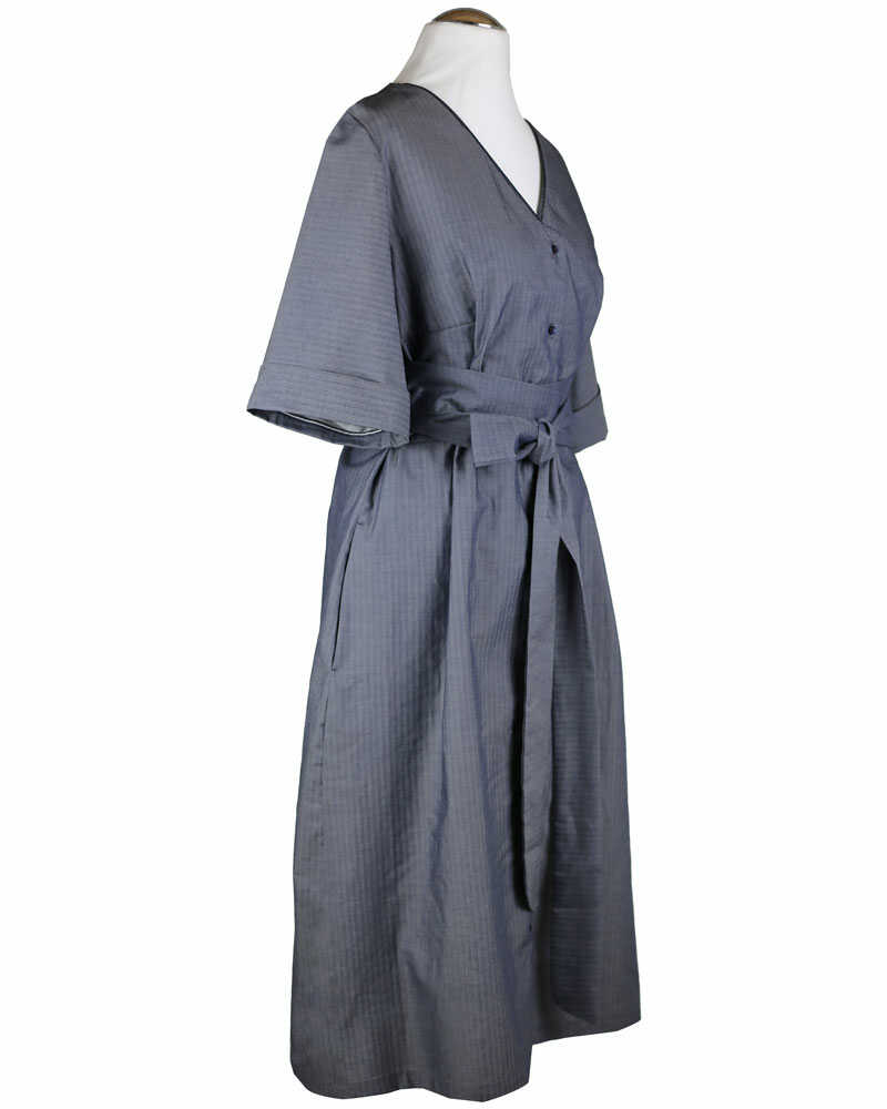 Baumwollkleid in Heringbonestruktur, Wickeloptik, geknöpft_01