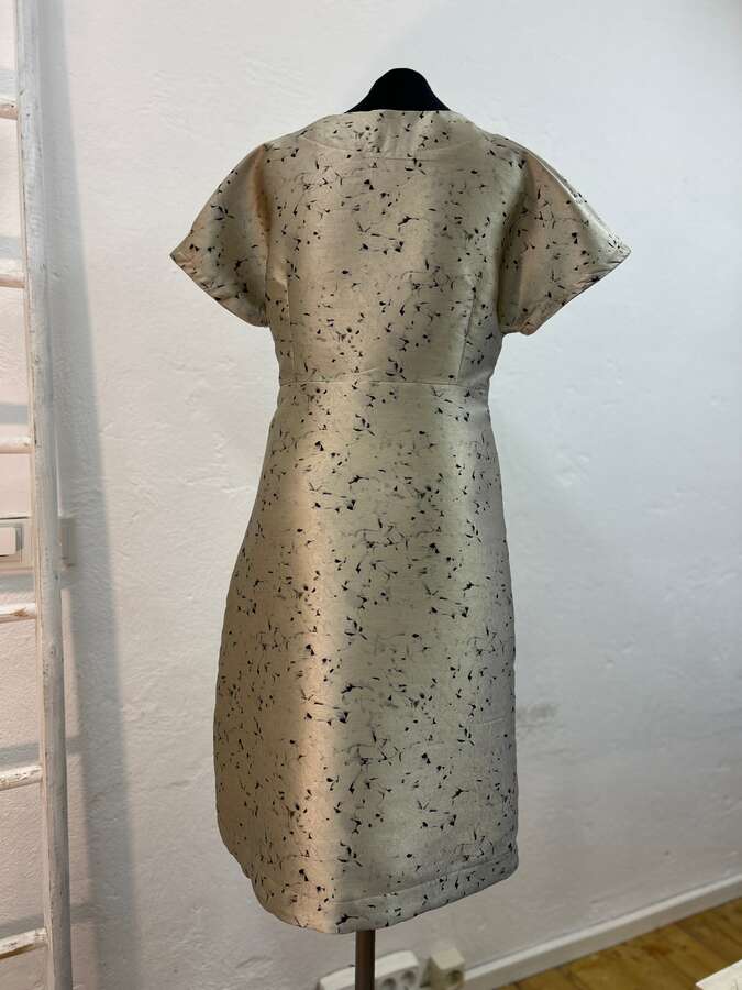 Kleid Jaquard goldbraun_03