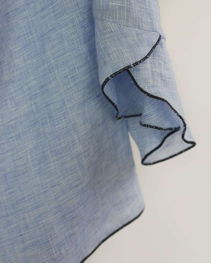 Leinenbluse mit Raffung in hellblau_02