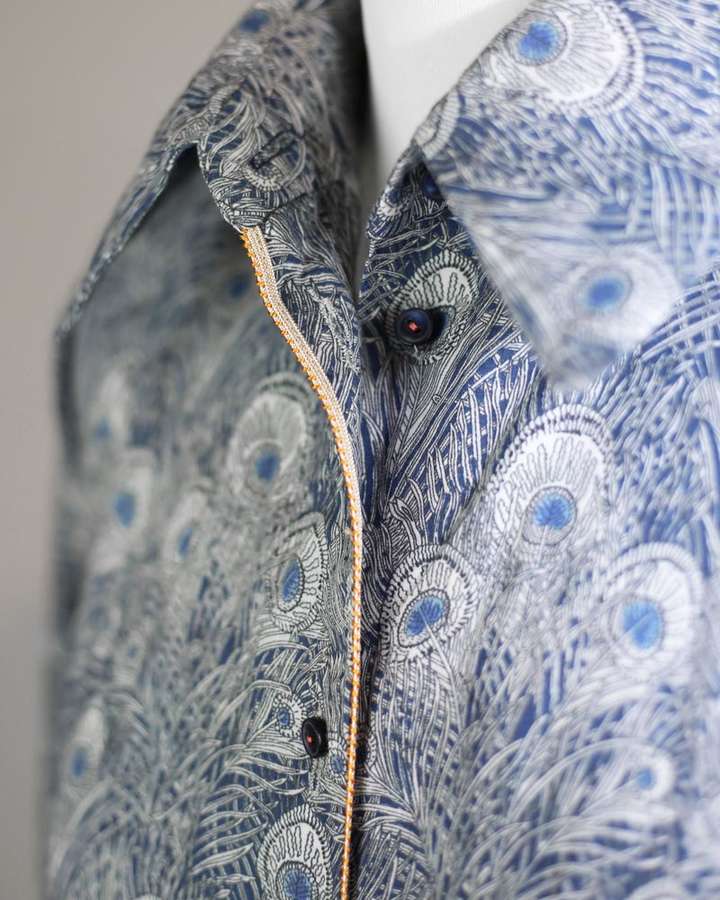 Oversize Bluse aus Baumwolle mit Federprint_03