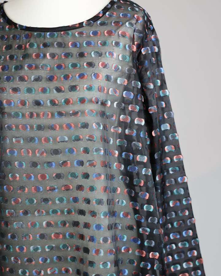 Seidenbluse transparent schwarz dots_02
