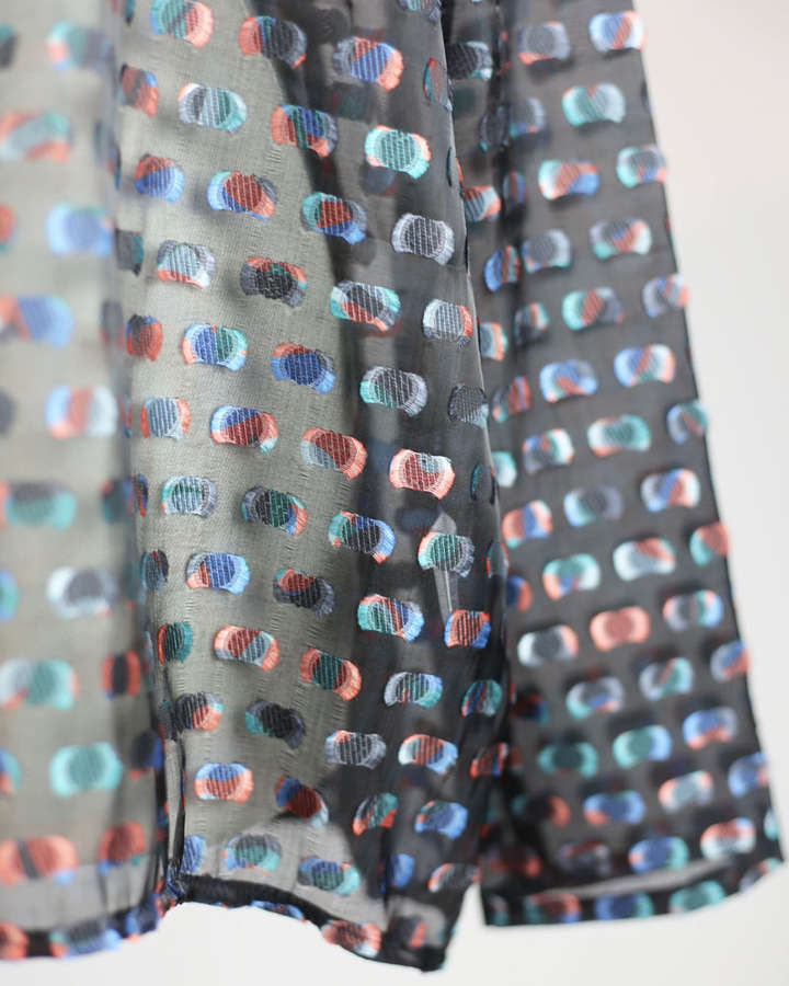 Seidenbluse transparent schwarz dots_03