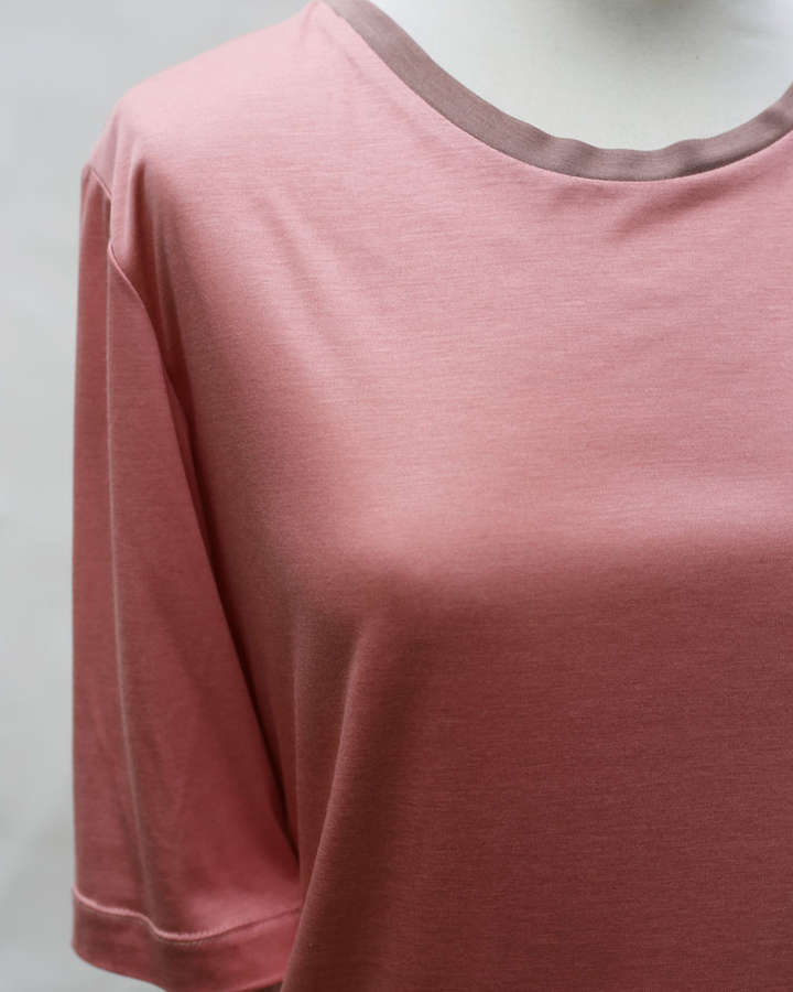 T-Shirt aus Makosatin-Baumwolle in apricot_01