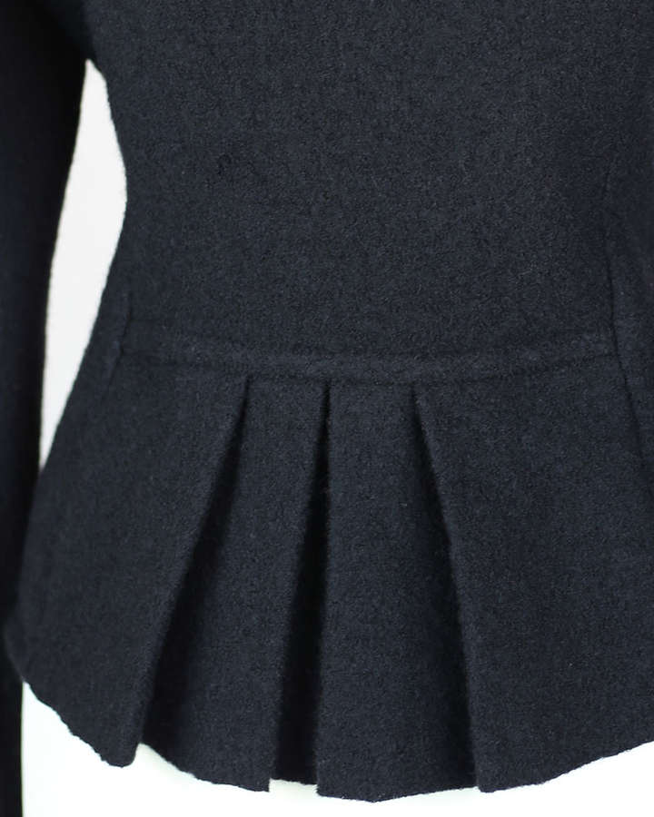 Walkjacke aus reiner Wolle mit Taschen und Schößchen, schwarz_03