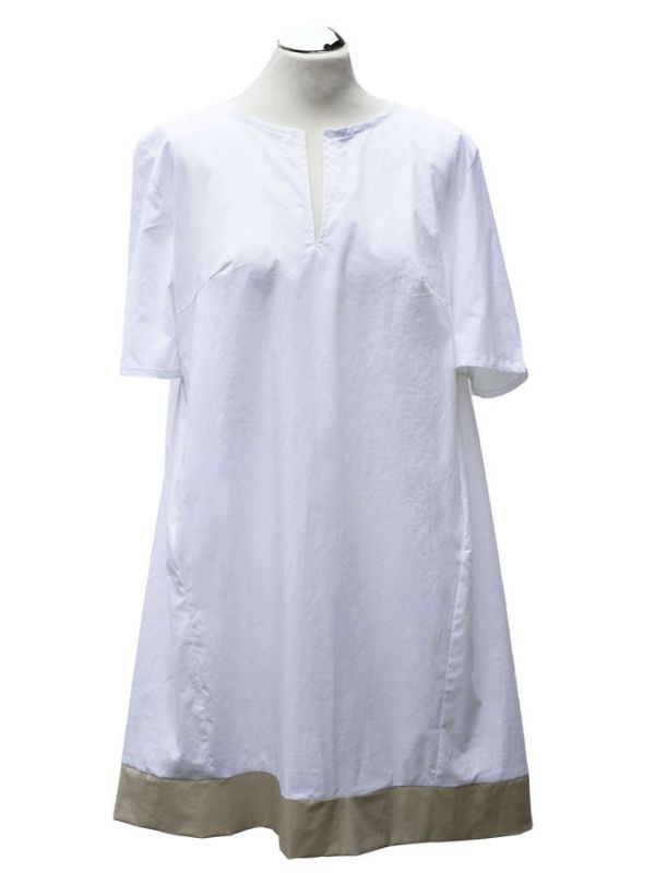 Kleid mit V Ausschnitt und Falten im Rückteil