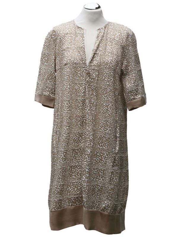 Kleid mit V Ausschnitt und Falten im Rückteil