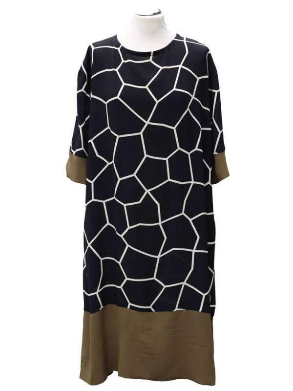 Kleid mit Giraffenmuster und khakifarbener Blende