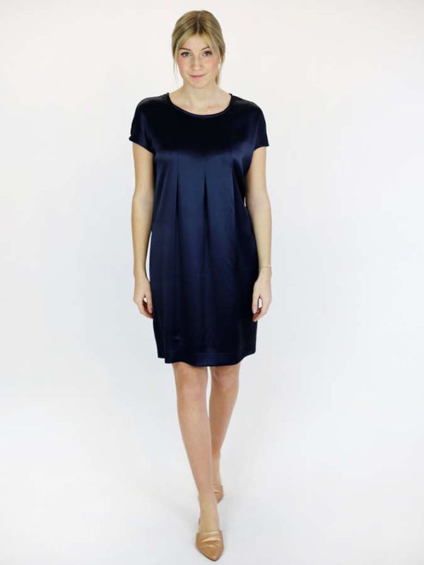 Schwingendes Kleid aus hochwertigen Seidensatin, nachtblau