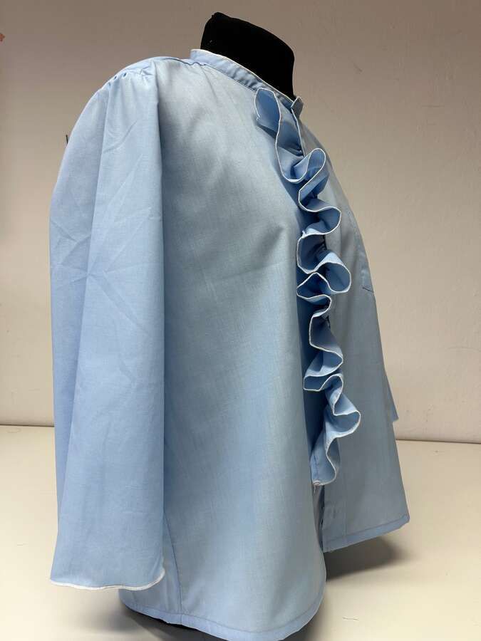 Hemdbluse mit Rüschen_01