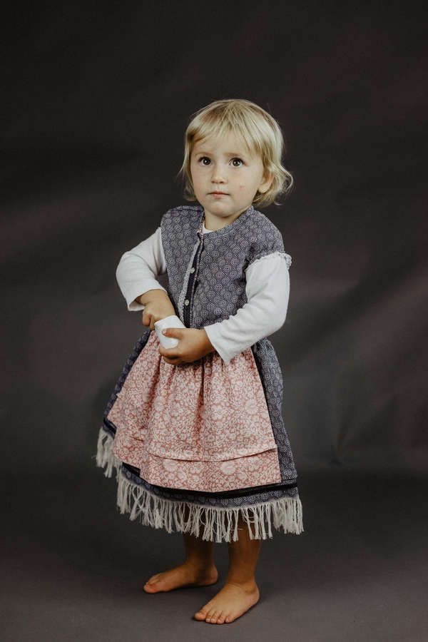 Kinder Baumwoll - Dirndl mit Schürze, Jaquard