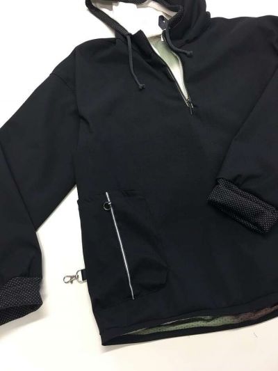 Windstopper Schlupfjacke gefüttert mit Kapuze in schwarz
