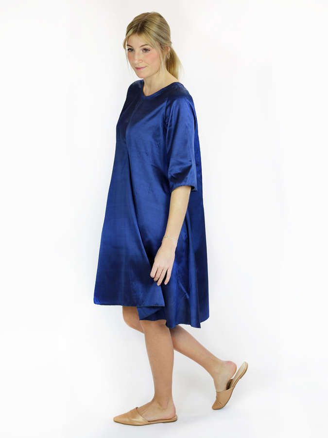 A-Linie Seiden Kleid mit asymmetrischer Falte, leuchtend blau_02