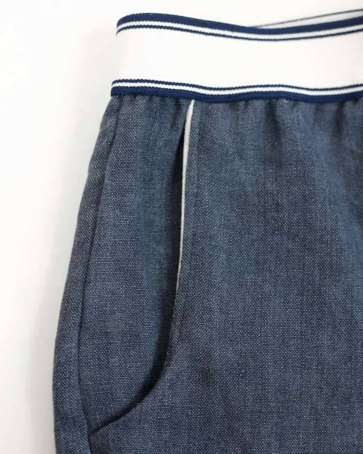 Short aus Leinen, indigoblau, mit Taschen und Gummibund_02