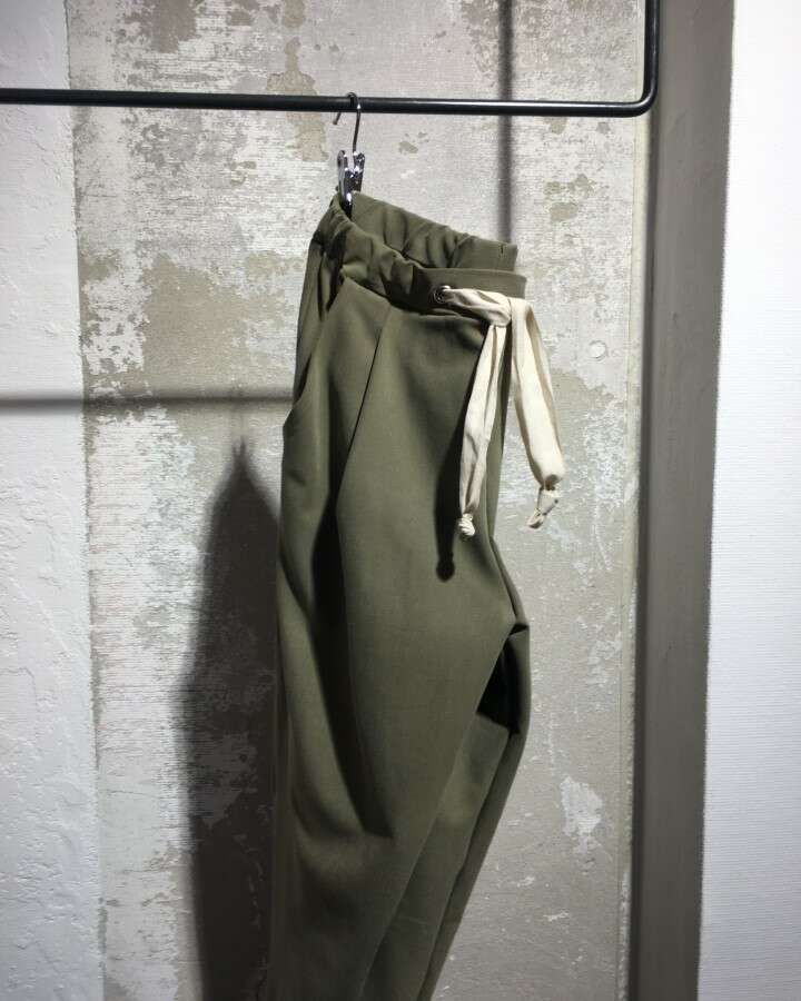 Chinohose in khaki superkomfortabel_01
