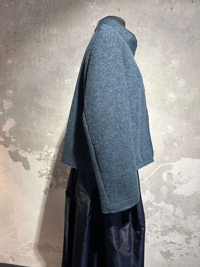 Kastige , jeansblaue Jacke in Wollwalk_01